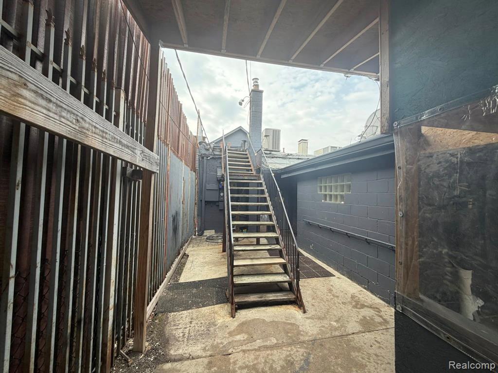 19430 W Warren Avenue, Detroit, MI 48228 — Photo 9