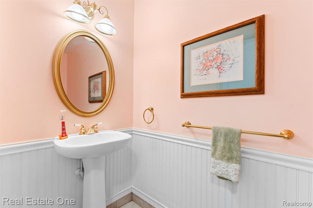 9305 Rotondo Drive, Howell, MI 48855 — Photo 33