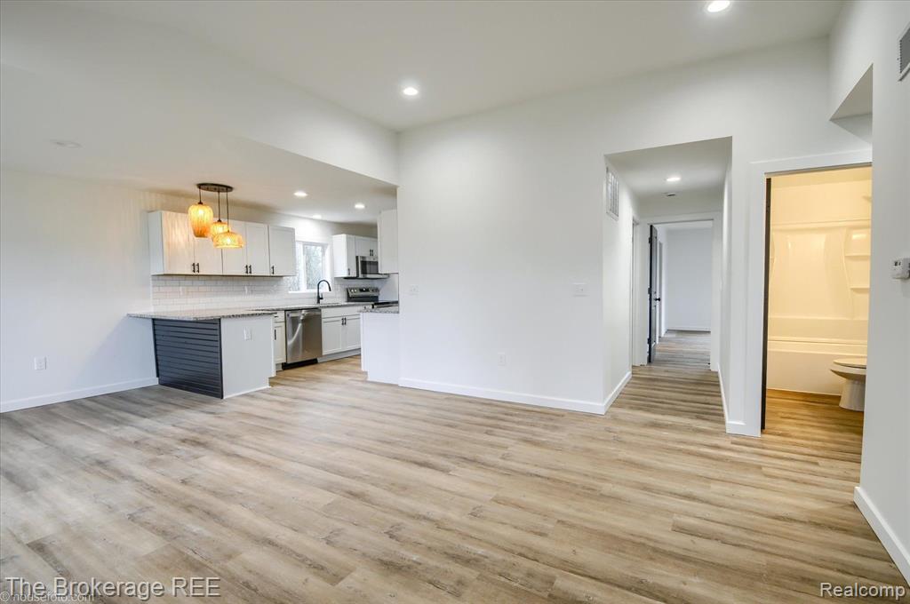 4507 N BELSAY Road, Flint, MI 48506 — Photo 9