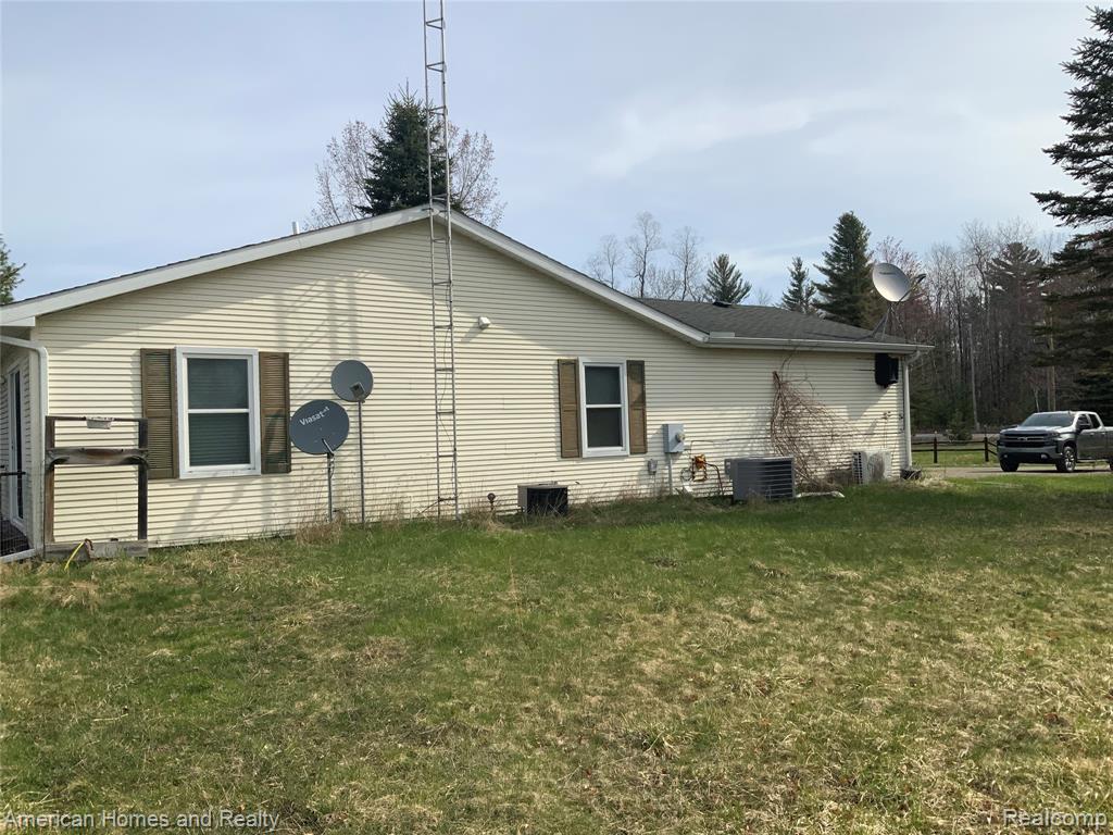 1164 S McArdle Road, Tawas City, MI 48763 — Photo 5
