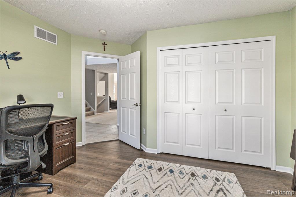 2574 KERRIA Drive, Howell, MI 48855 — Photo 20