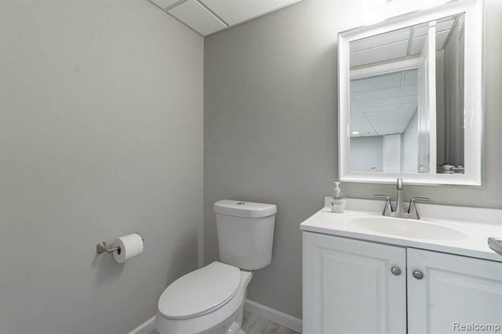 512 WYNGATE Drive, Rochester, MI 48307 — Photo 32