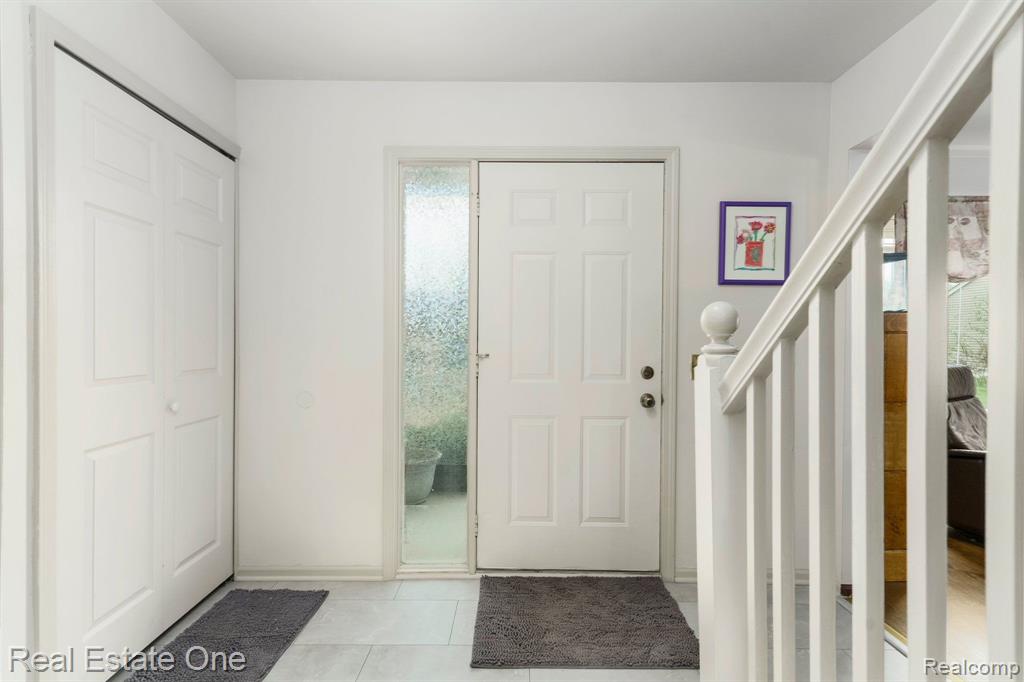 4067 HIGHVIEW, Waterford, MI 48329 — Photo 9