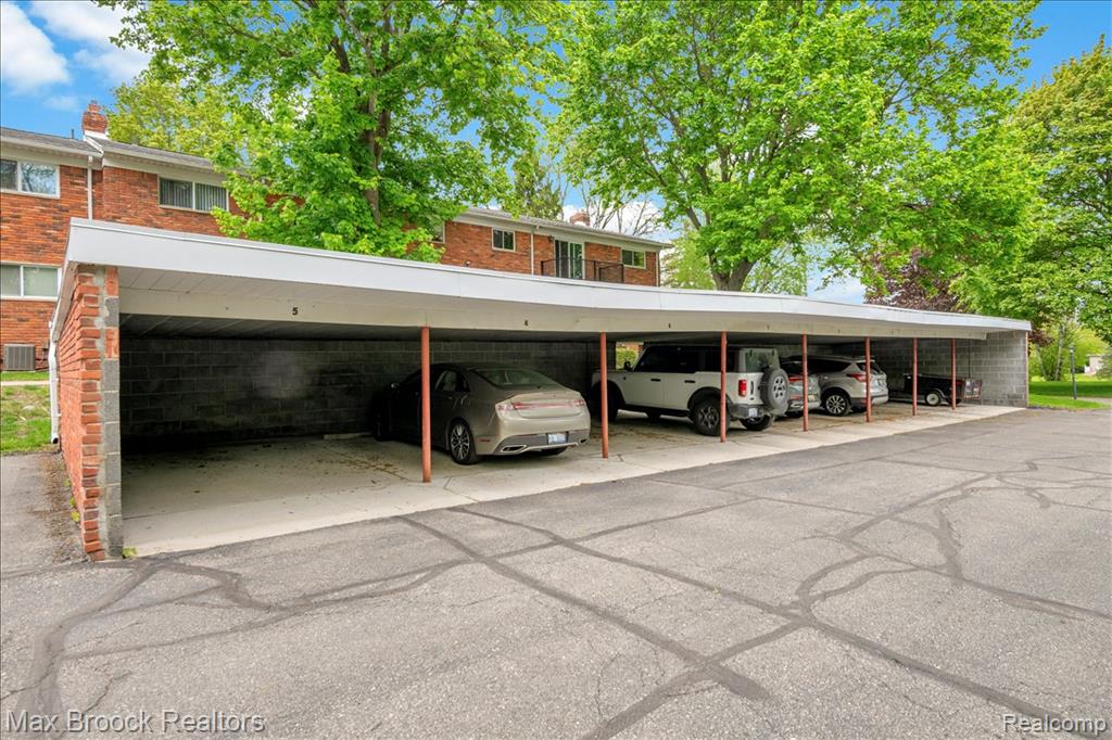 1711 Huntingwood Lane, C, Bloomfield Hills, MI 48304 — Photo 24