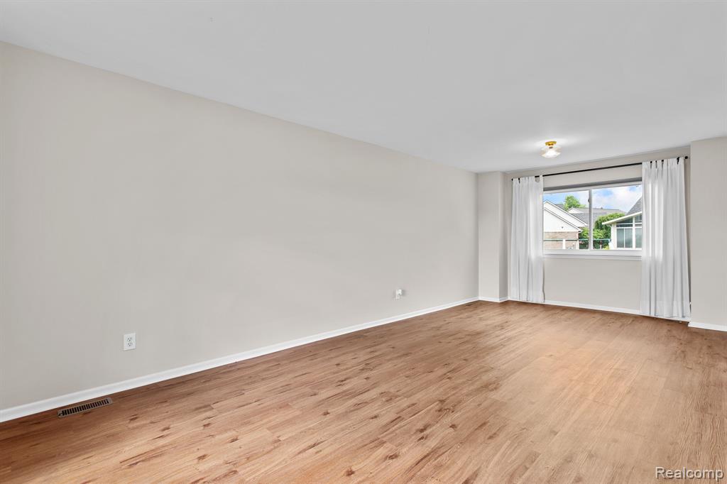 4051 SARAH ANN Drive, Canton, MI 48188 — Photo 3