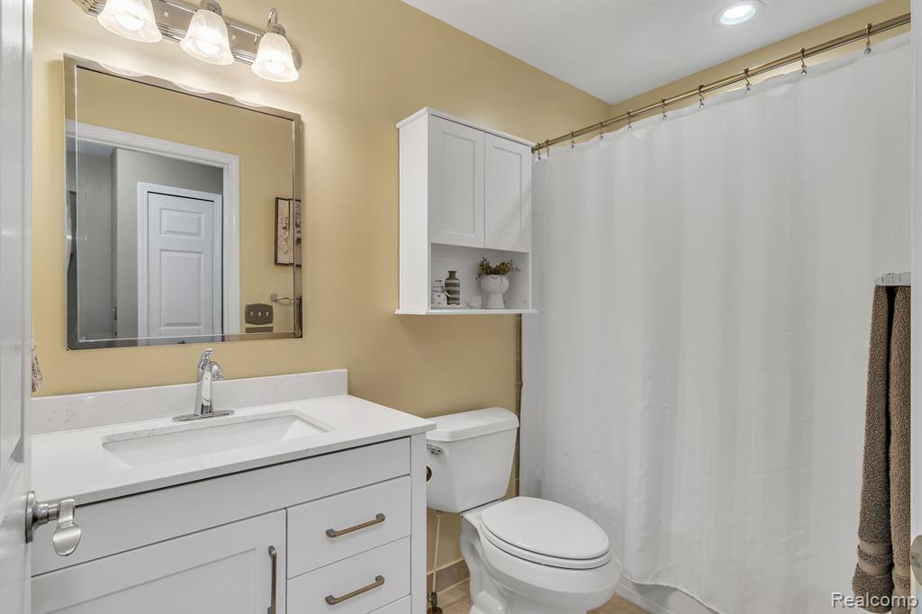 1134 Andover Circle, Commerce Twp, MI 48390 — Photo 25