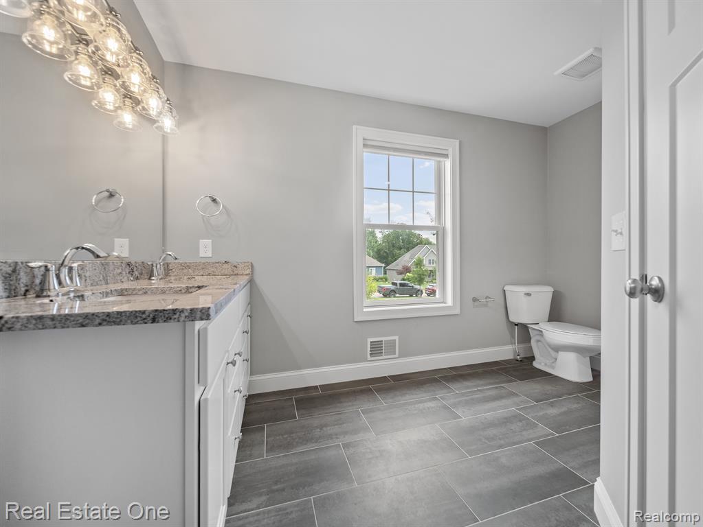 9687 SHELTERING OAKS Drive, Brighton, MI 48114 — Photo 8