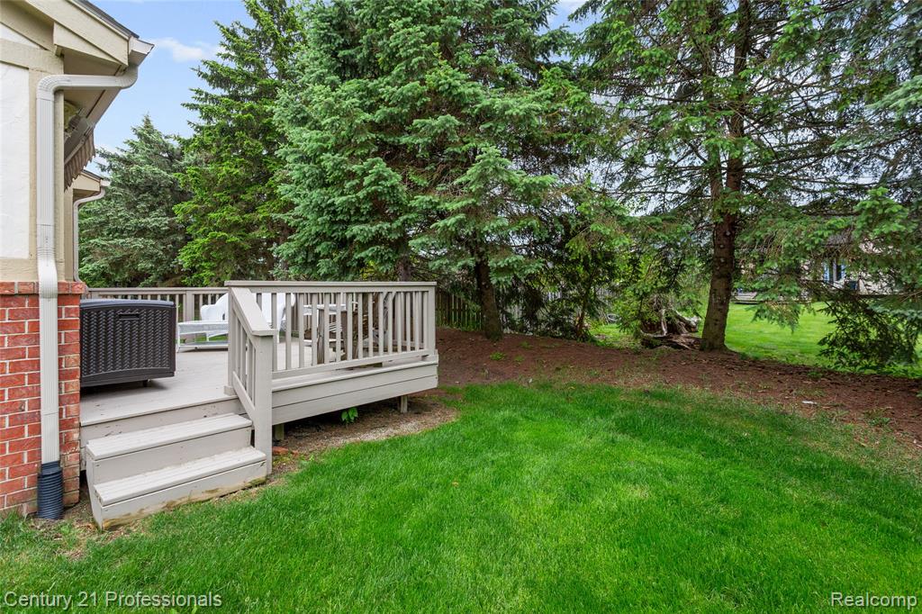 18344 Greenmeadow Drive, Clinton Twp, MI 48038 — Photo 29