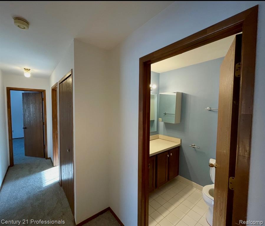 726 Baker Street, Rochester Hills, MI 48307 — Photo 12