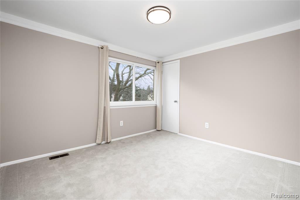 864 Dressler Lane, Rochester Hills, MI 48307 — Photo 25