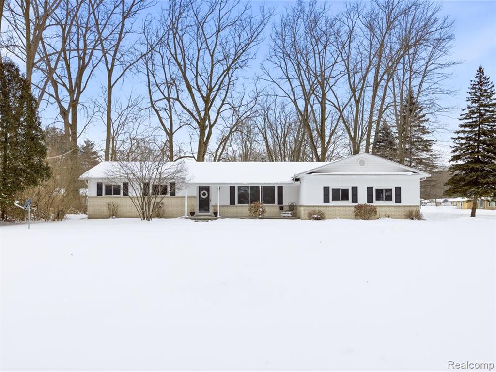 5837 Lakeshore Road, Fort Gratiot, MI 48059 — Photo 2