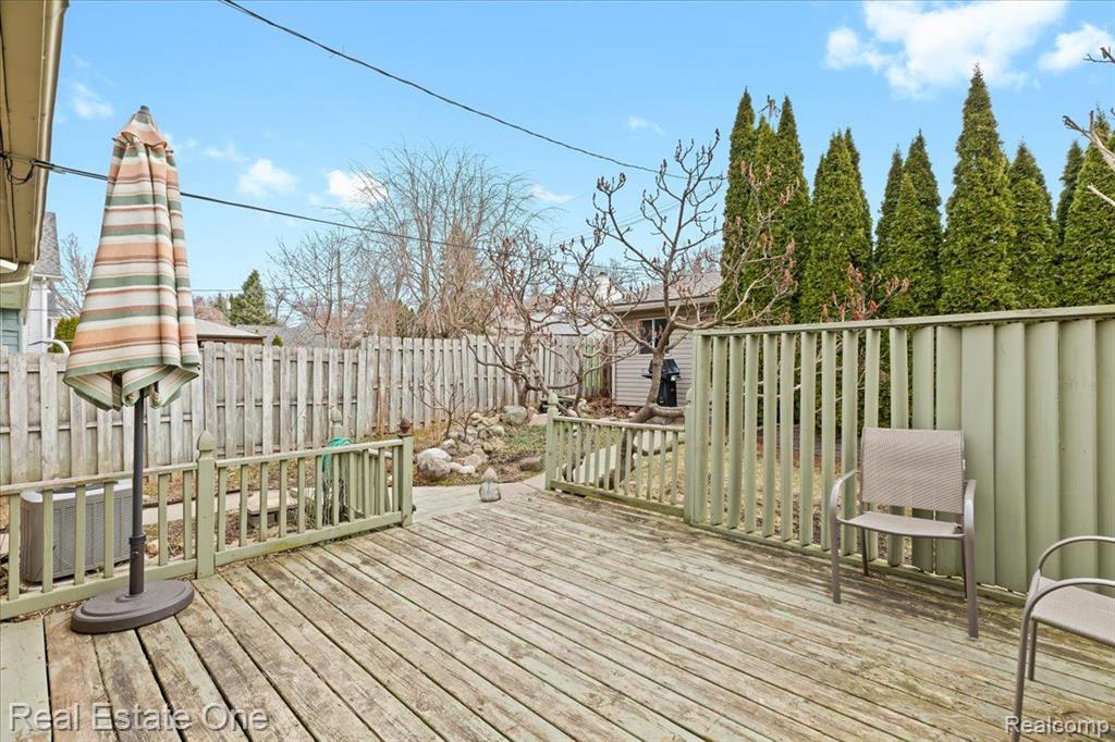 606 HICKORY Street, Milford, MI 48381 — Photo 23