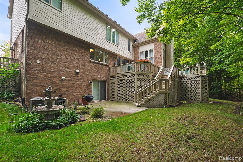 6993 Crosswell Drive, West Bloomfield, MI — Photo 39