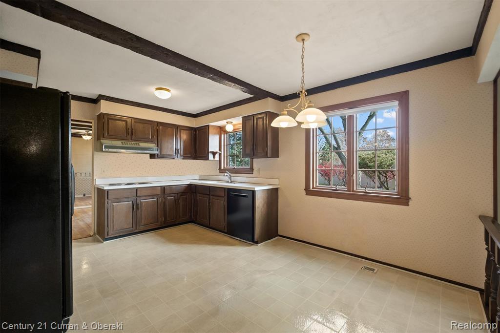 19419 Coachwood Road, Riverview, MI 48193 — Photo 12