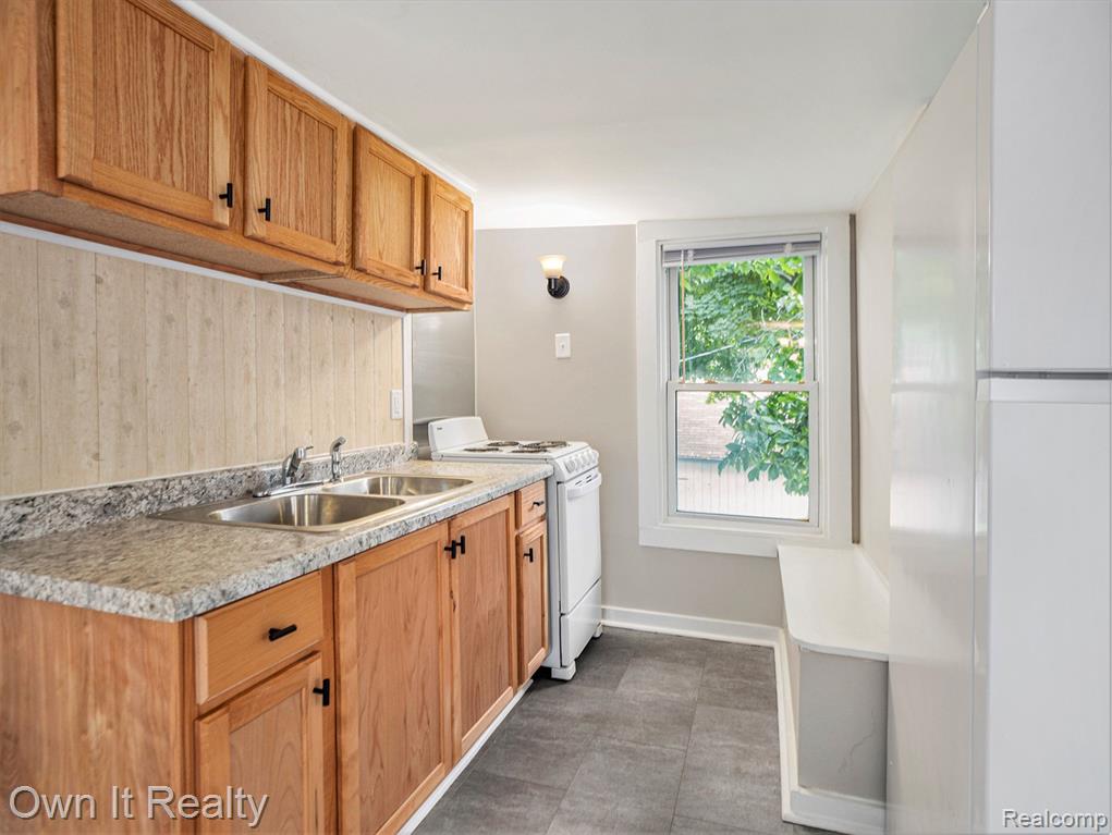 68 E JAMES Street, River Rouge, MI 48218 — Photo 35