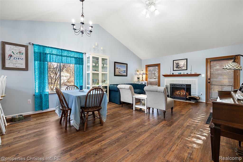 742 Feather Court, South Lyon, MI 48178 — Photo 4