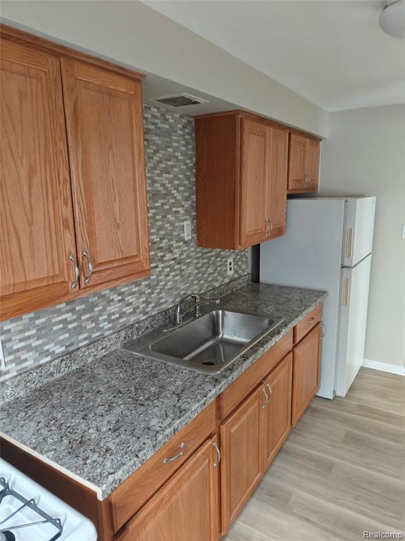 8030 Central, Center Line, MI 48015 — Photo 9
