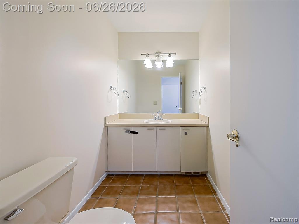29523 Shenandoah Drive, Farmington, MI 48331 — Photo 11