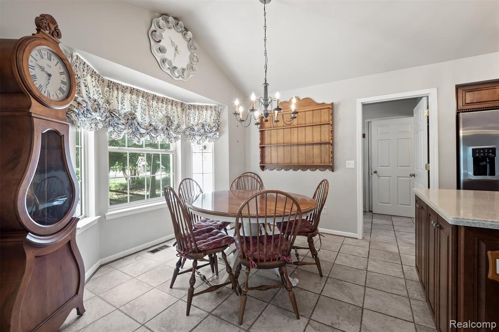 7260 Willow Oak Drive, West Bloomfield, MI 48324 — Photo 3