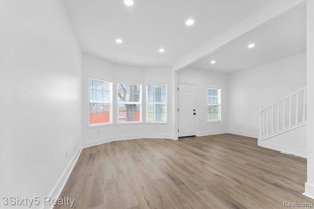 8072 E EDSEL FORD, Detroit, MI 48213 — Photo 2