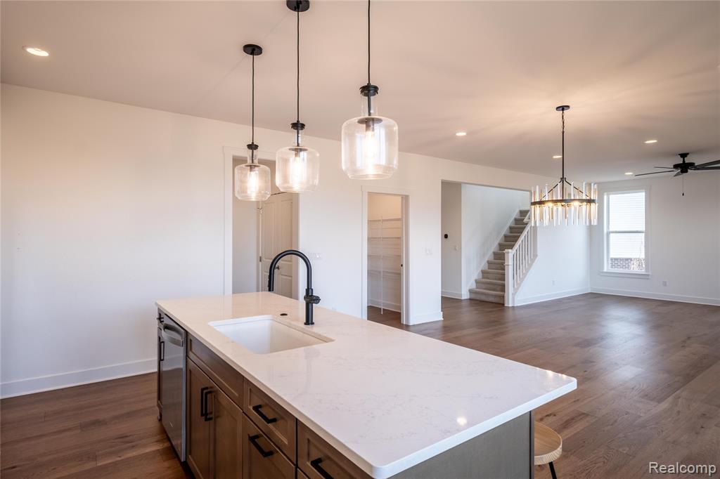5556 Hobart Court, West Bloomfield, MI — Photo 16