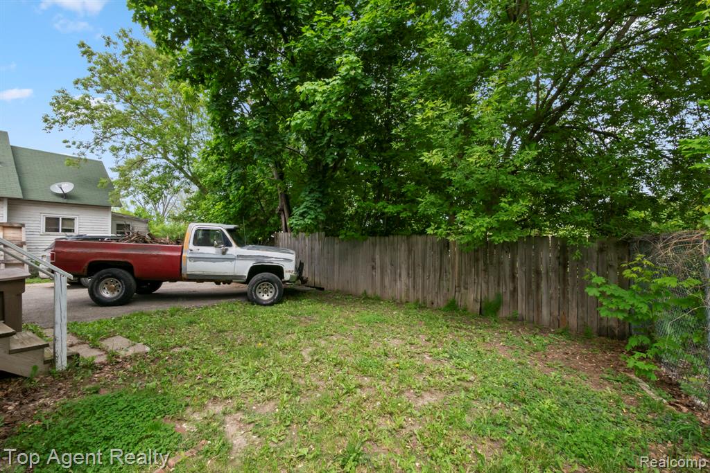50 Henderson Street, Pontiac, MI 48341 — Photo 40