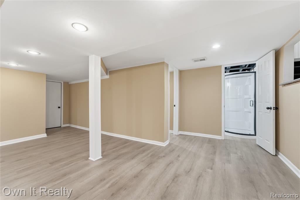 15490 Warwick Street, Detroit, MI 48223 — Photo 26