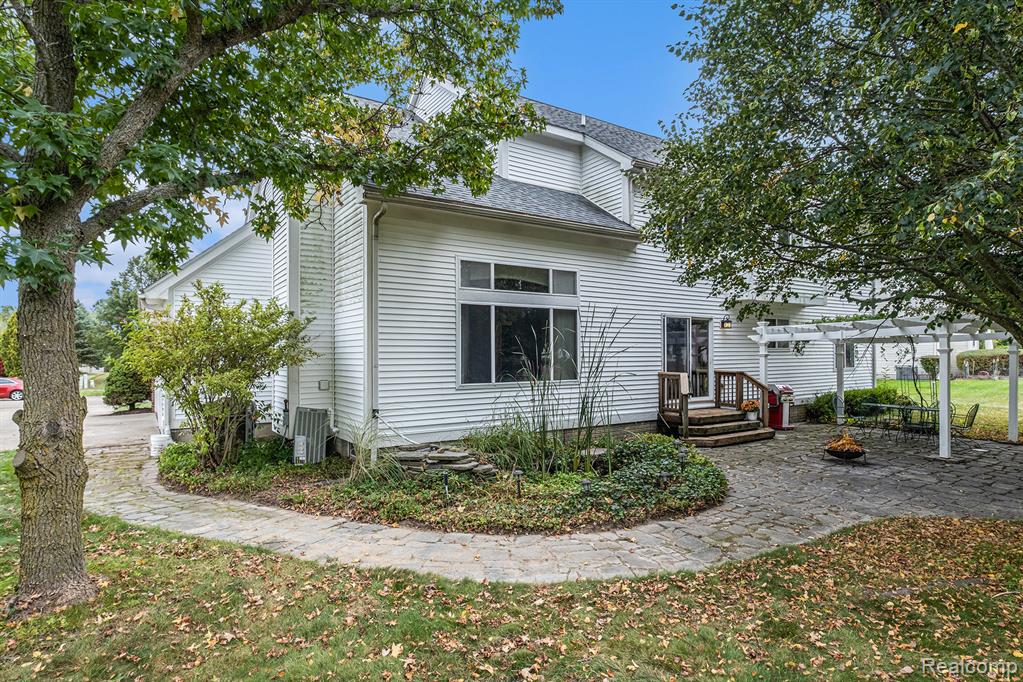 8488 Grand View Drive, Grand Blanc, MI 48439 — Photo 25