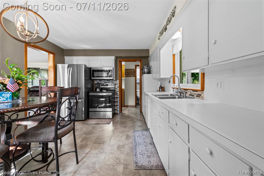 5615 Althea Street, Utica, MI 48316 — Photo 7