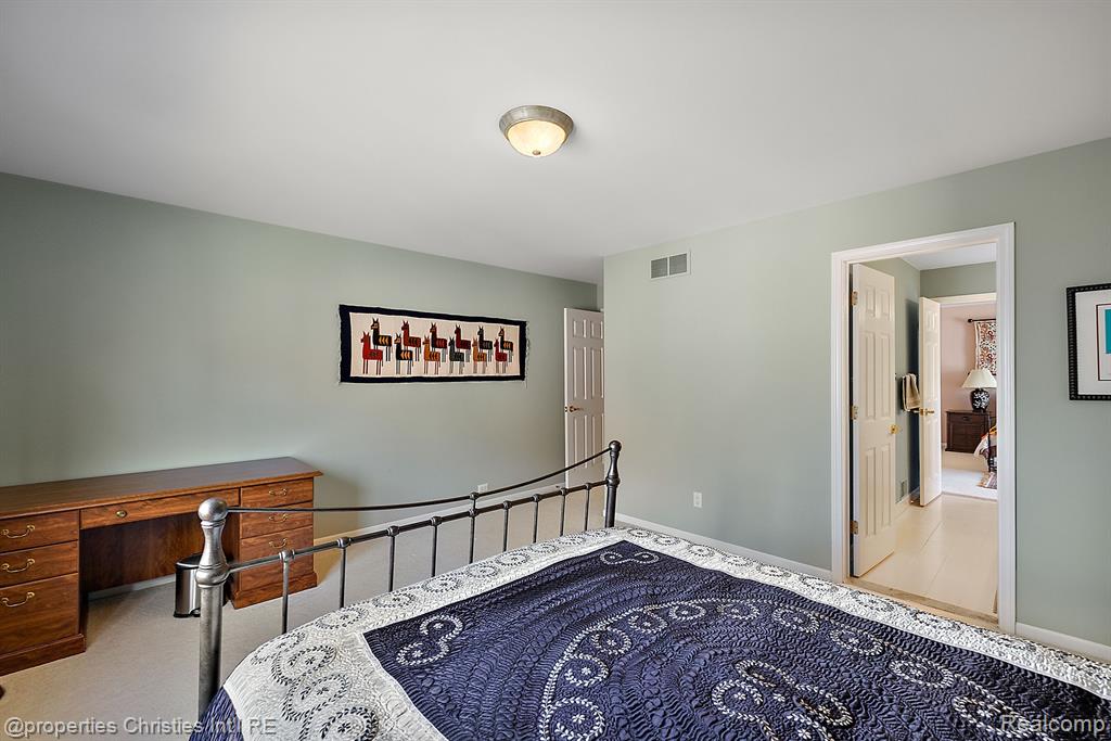 6811 BLAKEWOOD, West Bloomfield, MI — Photo 72