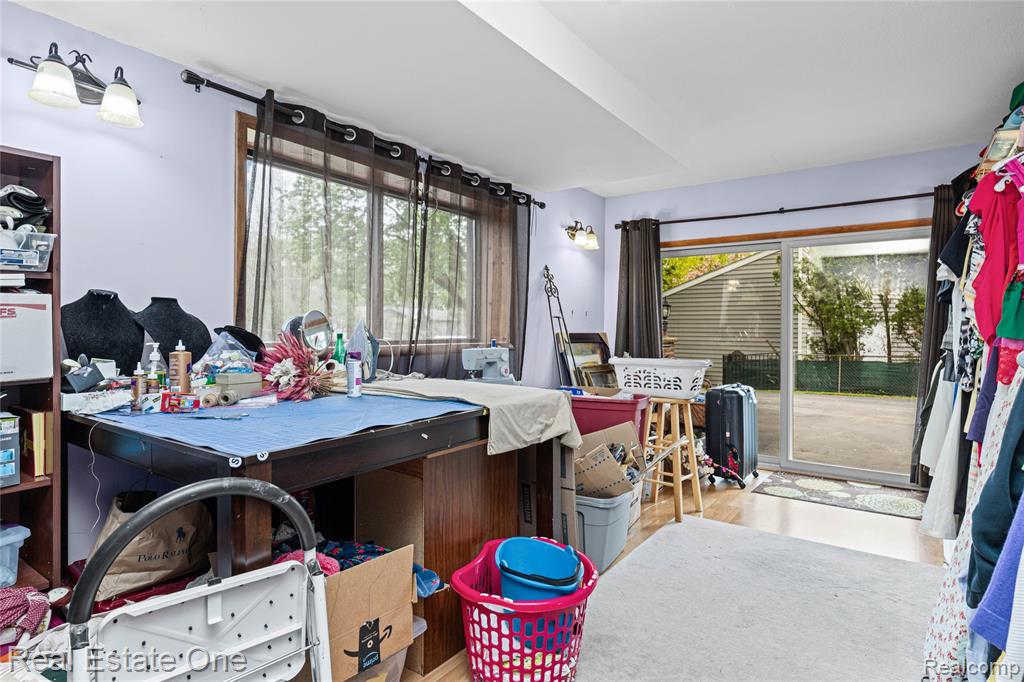 26336 Pillsbury Street, Farmington, MI 48334 — Photo 56