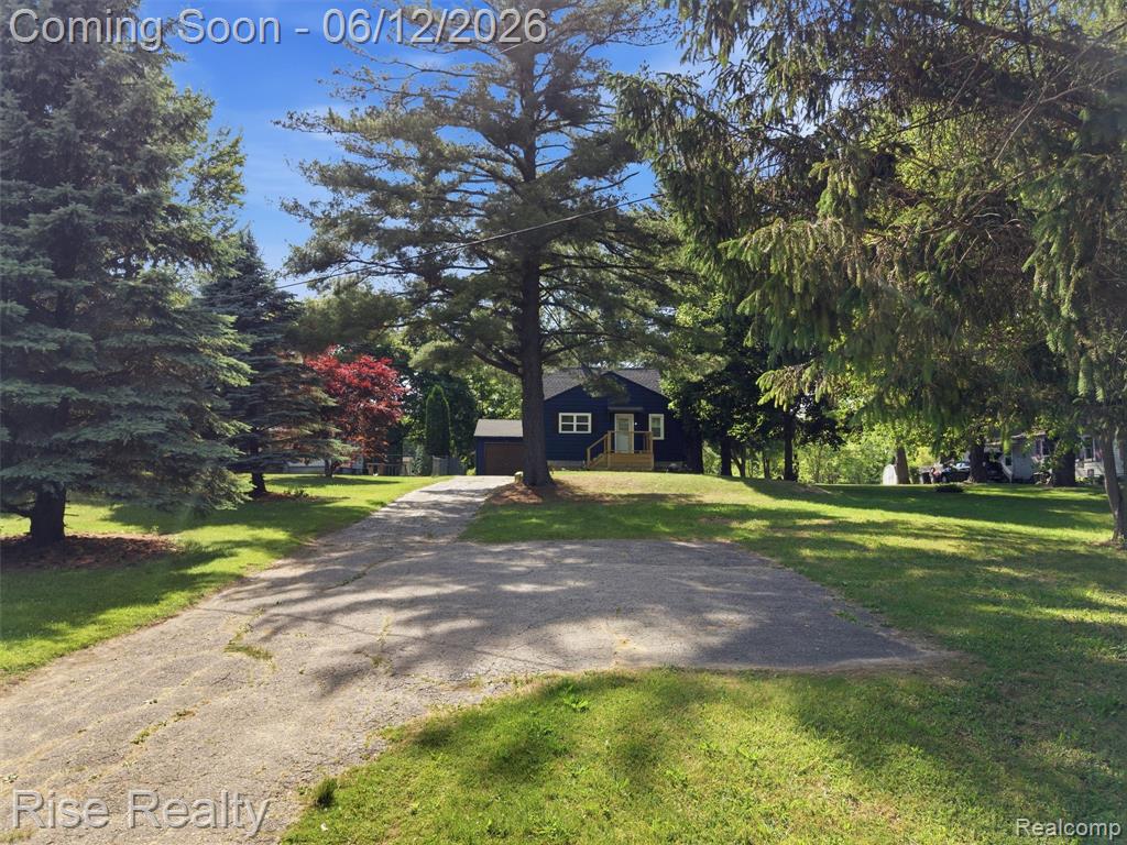 2449 N Genesee Road, Burton, MI 48509 — Photo 37