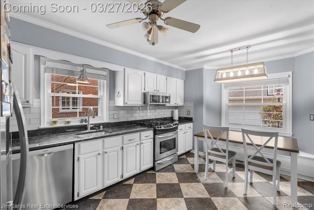 789 Lakeland Street, Grosse Pointe, MI 48230 — Photo 10