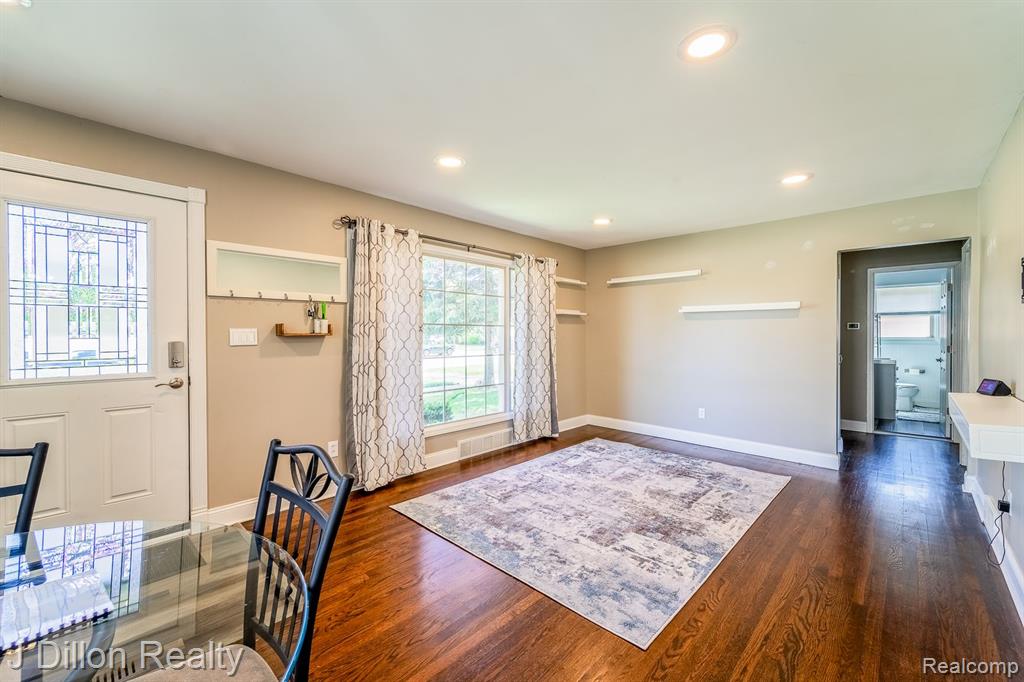 9371 MERRIMAN Road, Livonia, MI 48150 — Photo 26