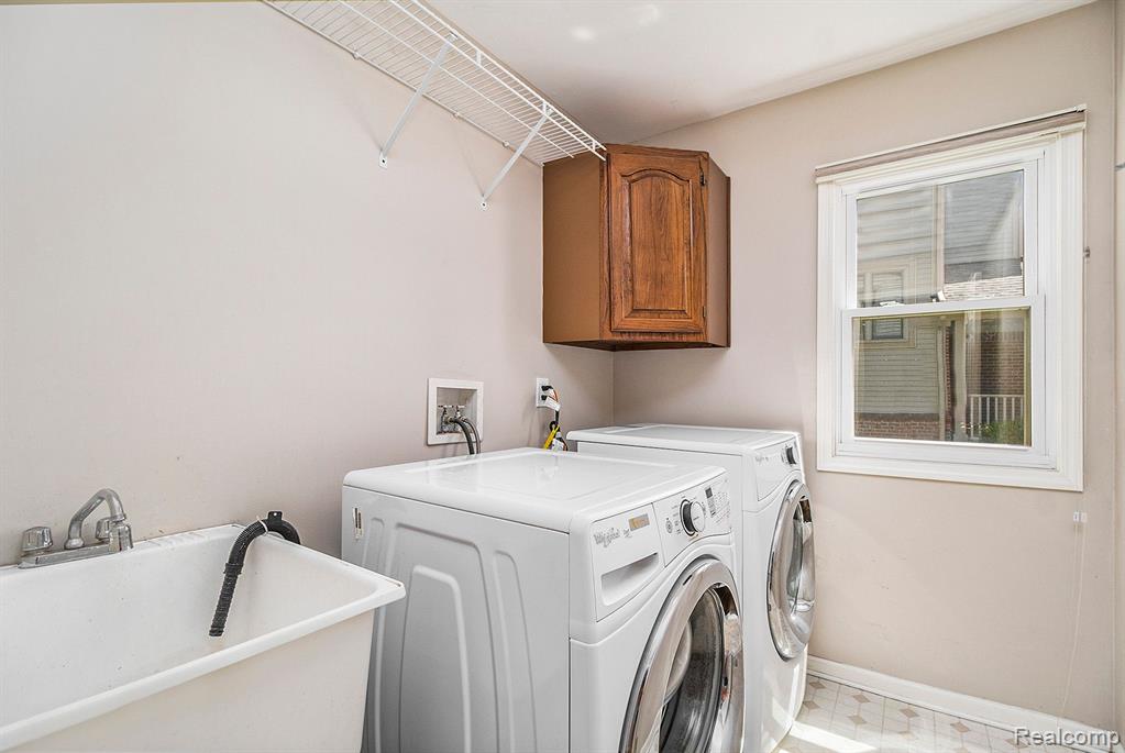 42856 LEDGEVIEW Drive, Novi, MI 48377 — Photo 13