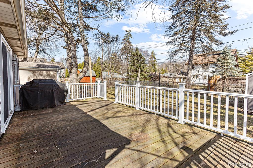 37137 Jefferson Avenue, MI — Photo 34