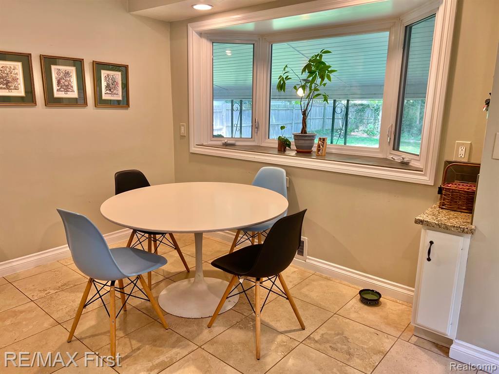 908 Marywood Drive, Royal Oak, MI 48067 — Photo 9