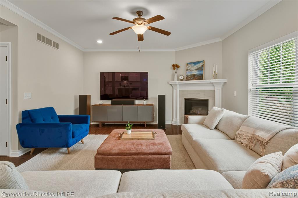 9024 Elmhurst Avenue, Plymouth, MI 48170 — Photo 19