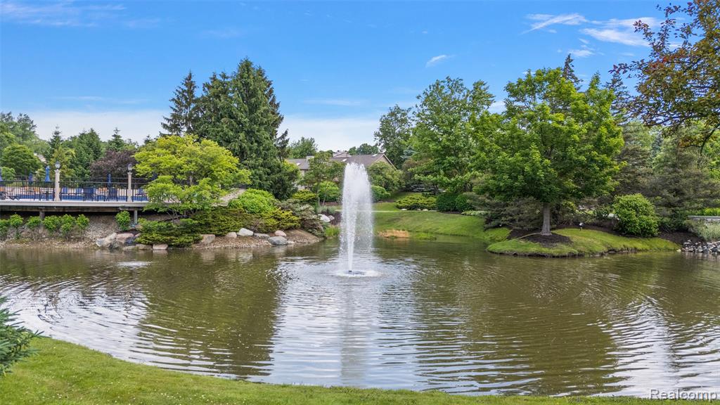 7296 Green Farm Road, West Bloomfield, MI — Photo 32