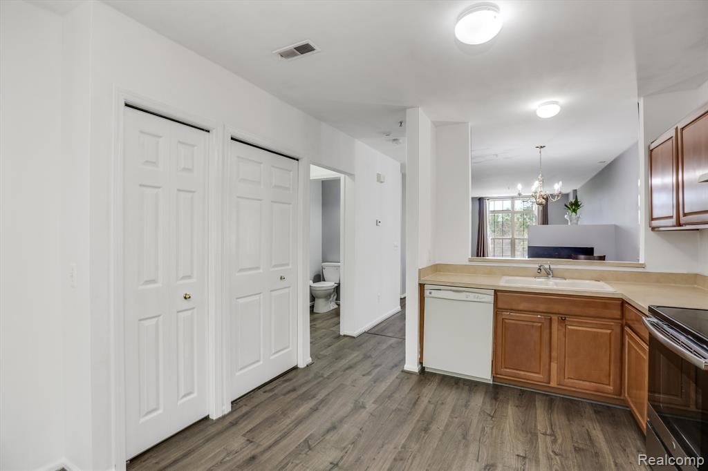 39410 SPRINGWATER Drive, Northville, MI 48168 — Photo 13
