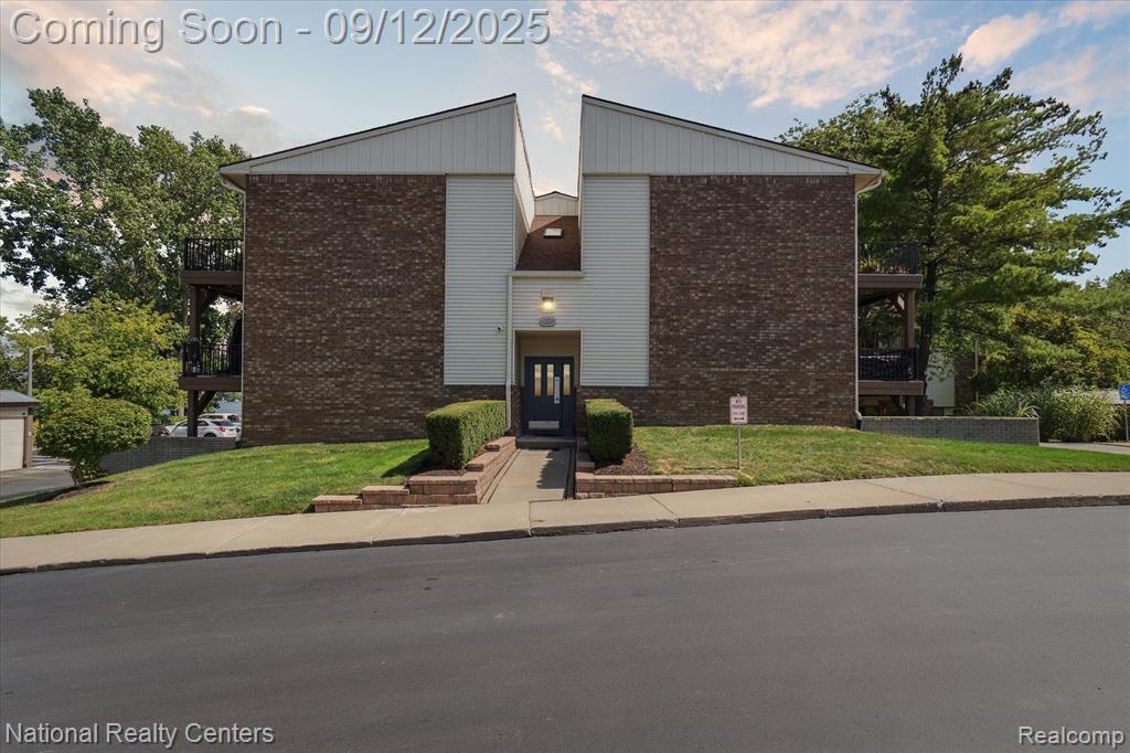 895 S Pontiac Trail, Walled Lake, MI 48390 — Photo 39