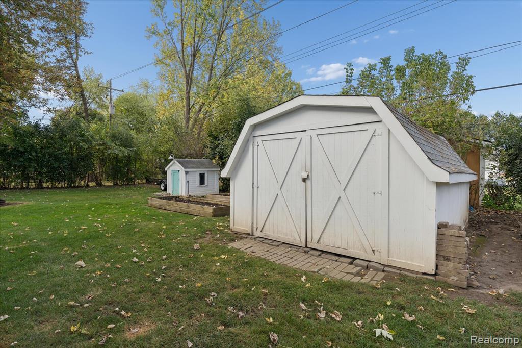 5159 Sashabaw Road, Clarkston, MI — Photo 35