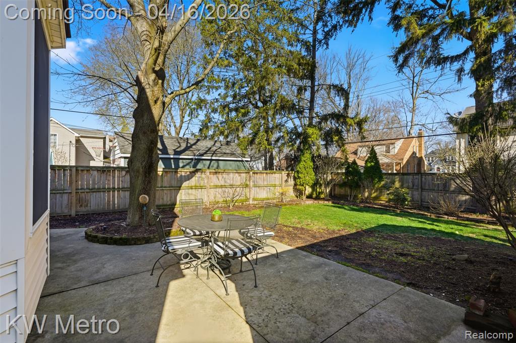 1936 Dorothea Road, Berkley, MI 48072 — Photo 33