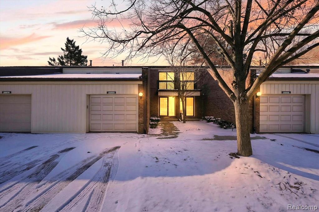 18268 University Park Drive, Livonia, MI, 48152