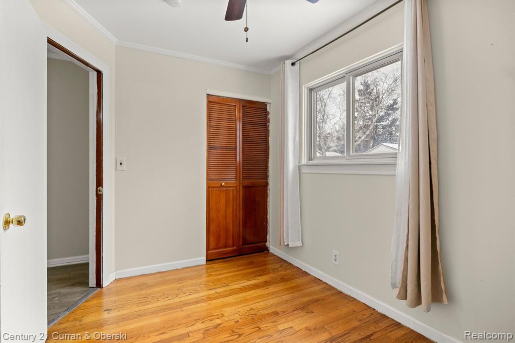 8054 ROBINDALE Avenue, Dearborn Heights, MI 48127 — Photo 18