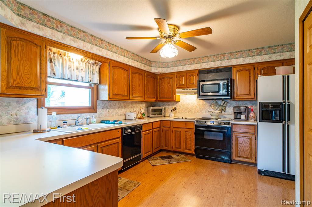 47799 Farmbrook Court, Chesterfield, MI — Photo 21