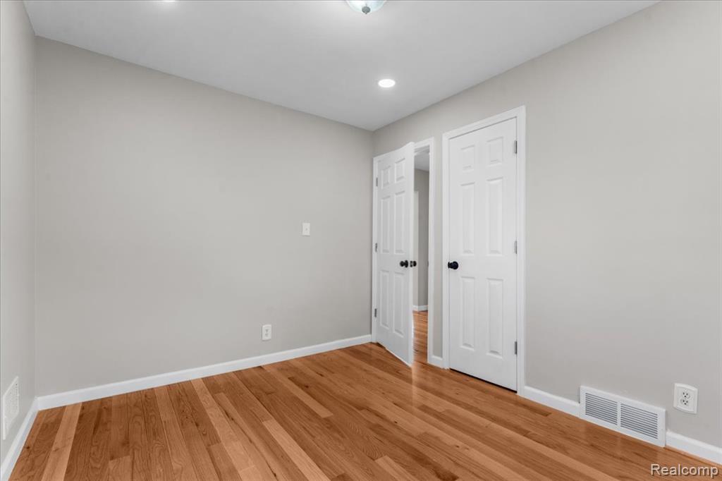 22631 Mylls Street, Saint Clair Shores, MI 48081 — Photo 15