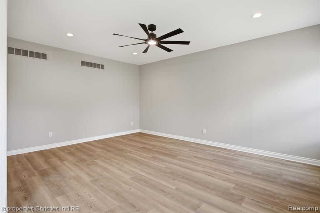 23397 Crescent Ridge Drive, New Boston, MI 48164 — Photo 12