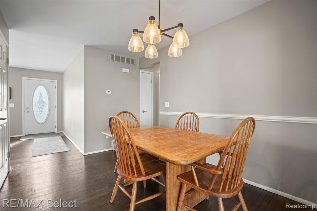 7028 RIEGLER Street, Grand Blanc, MI 48439 — Photo 5