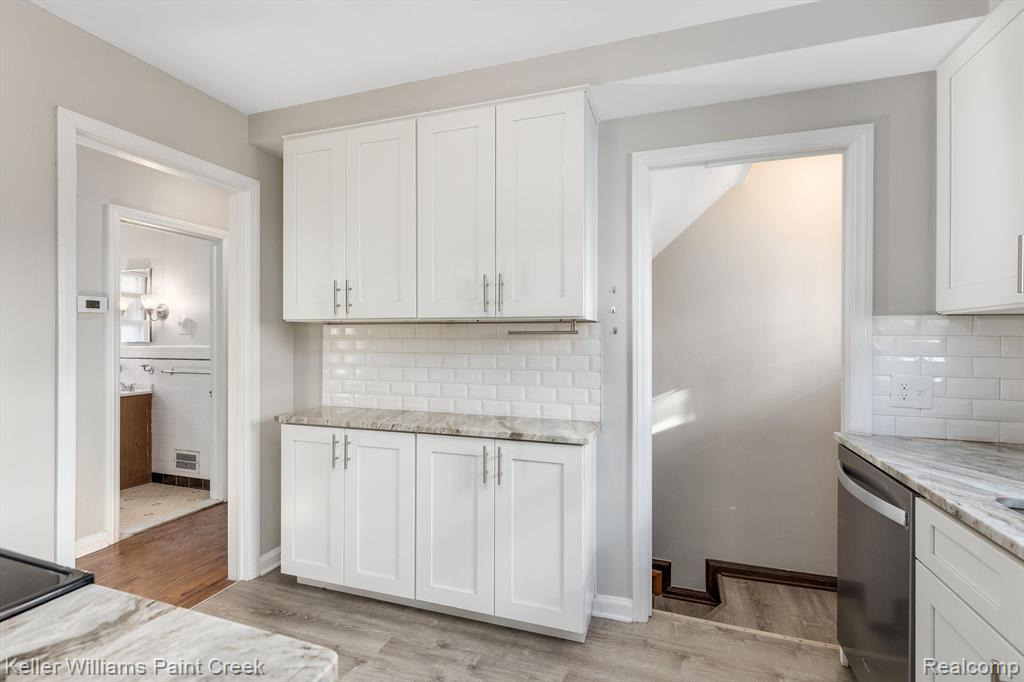 825 N ALTADENA Avenue, Royal Oak, MI 48067 — Photo 9